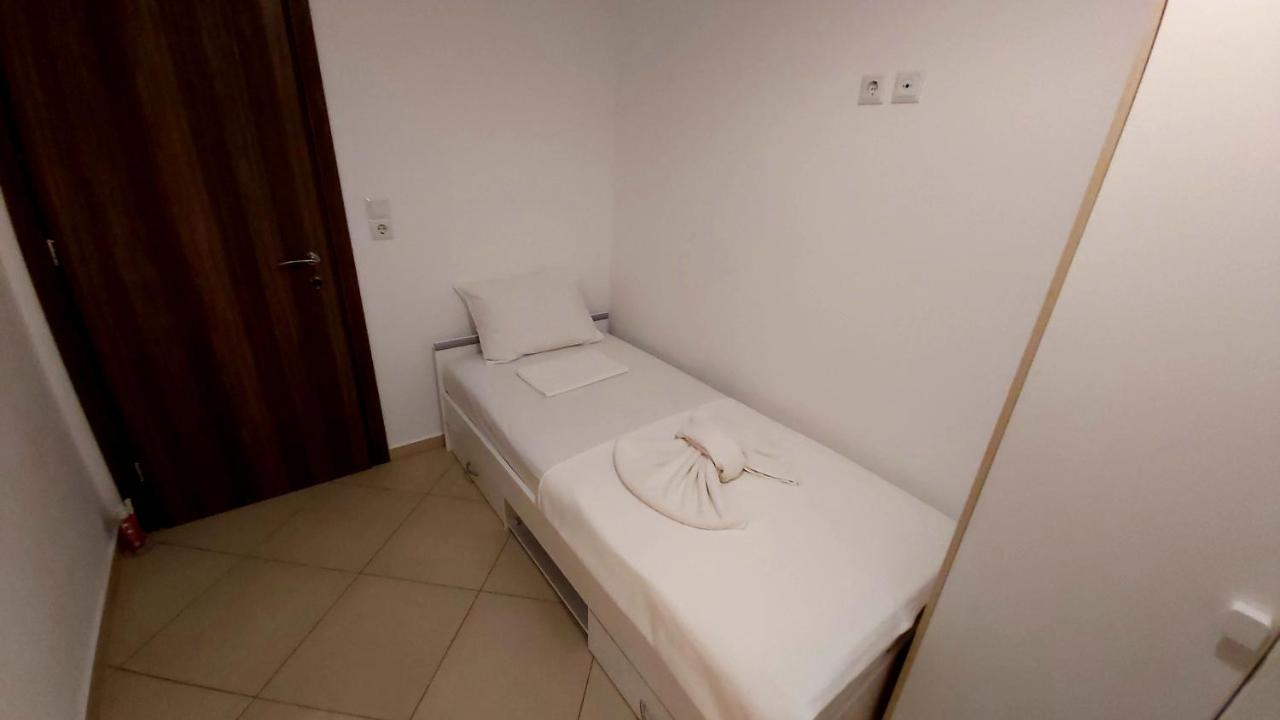 Nikko'S Apartments Elafonisos Екстер'єр фото