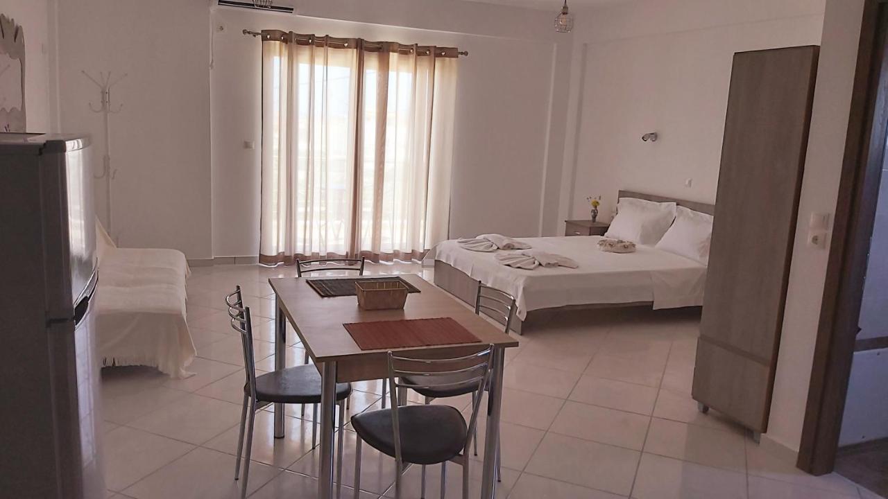 Nikko'S Apartments Elafonisos Екстер'єр фото