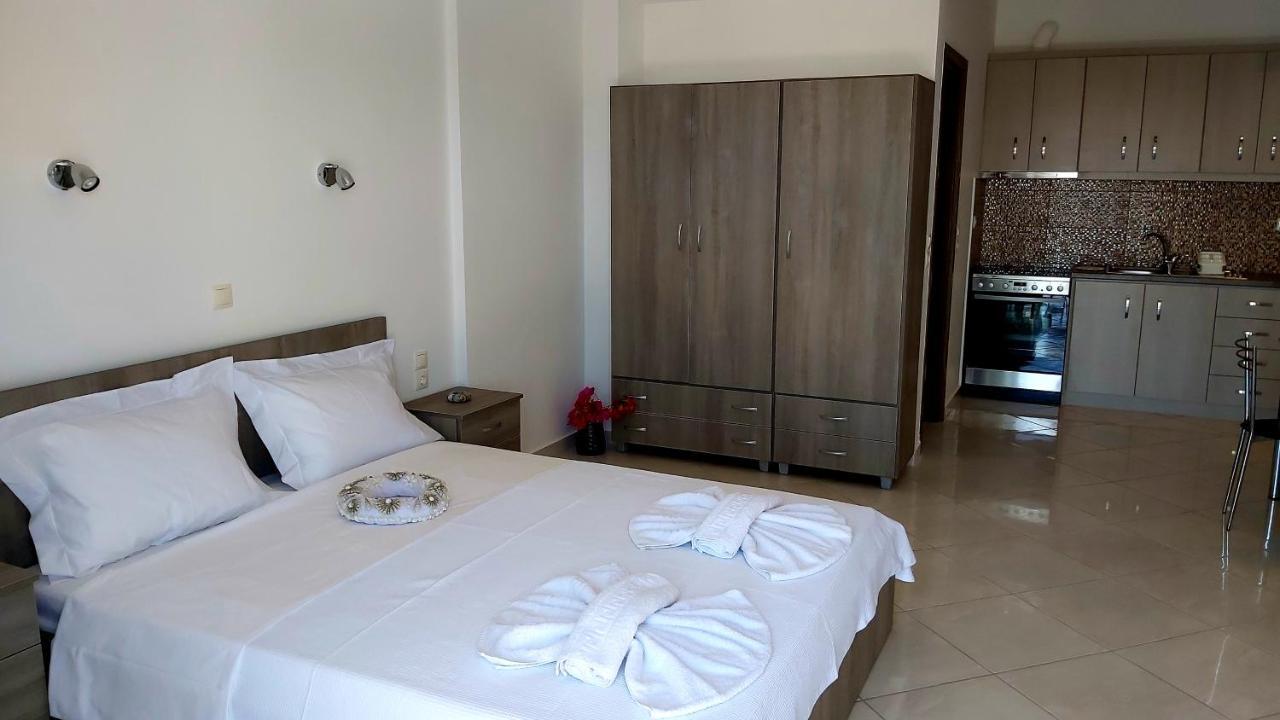 Nikko'S Apartments Elafonisos Екстер'єр фото