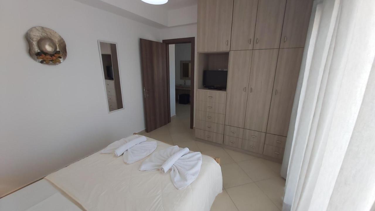 Nikko'S Apartments Elafonisos Екстер'єр фото