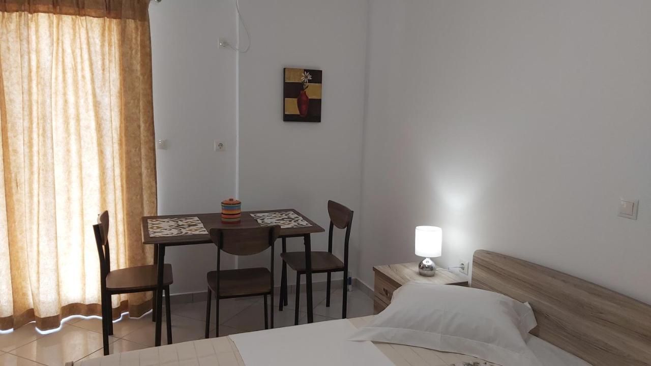 Nikko'S Apartments Elafonisos Екстер'єр фото
