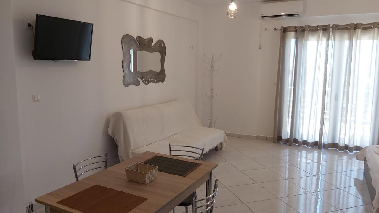 Nikko'S Apartments Elafonisos Екстер'єр фото